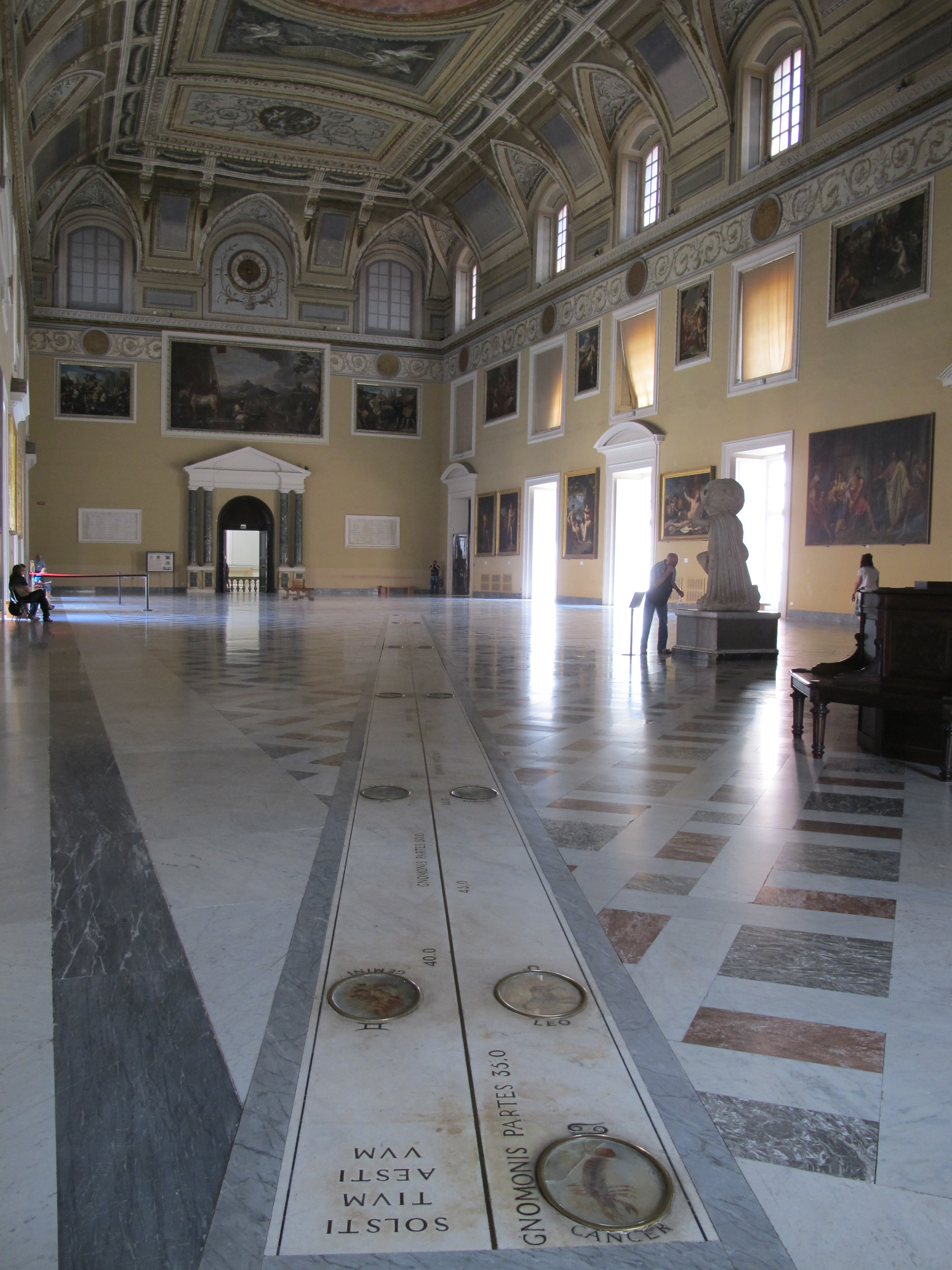 Gran Salone Della Meridiana - Napoli | Secret World Trip Planner