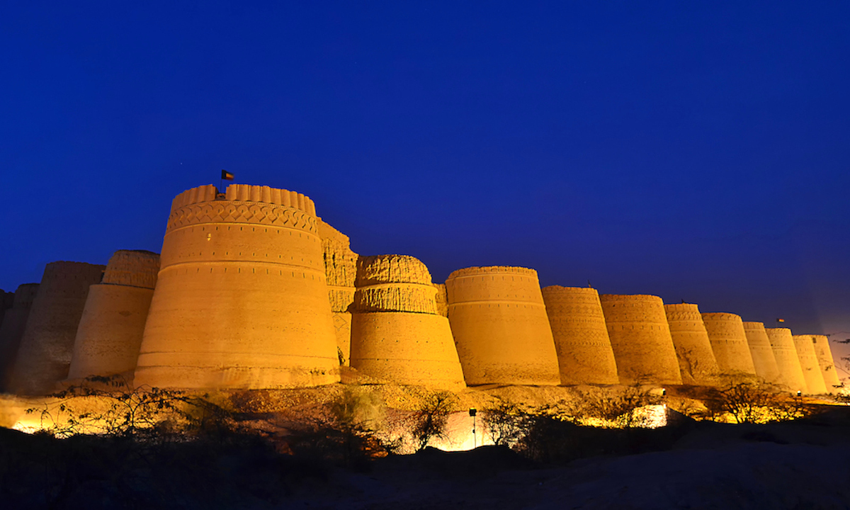 Pakistan | Bahawalpur : Derawar Fort - Derawar | Secret World Trip Planner