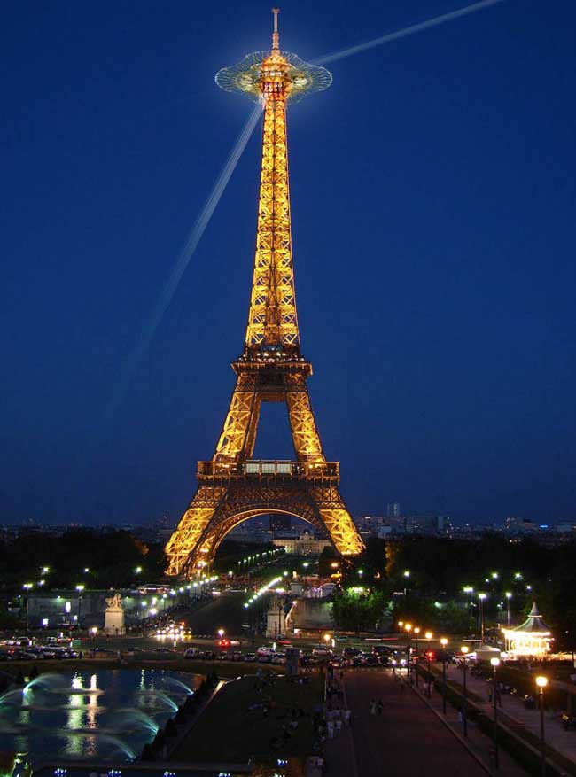 Eiffelturninn - Paris | Secret World Trip Planner