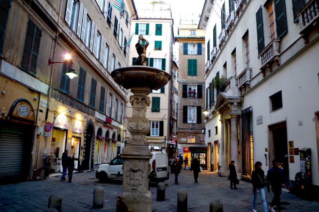 Herkules i butiken - Genova | Secret World Trip Planner