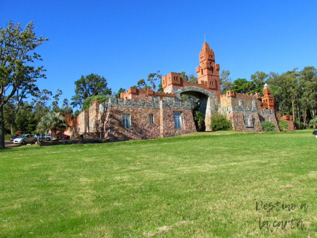 Zamek Pittamiglio - Estación Las Flores | Secret World Trip Planner