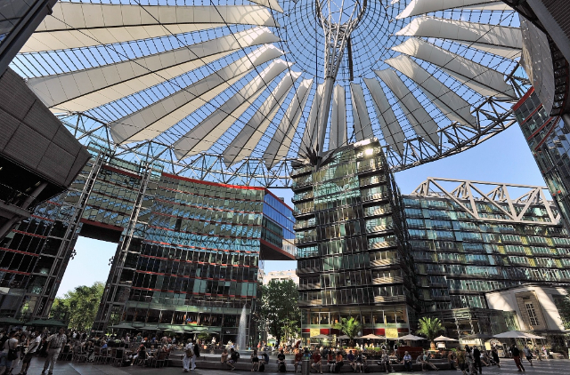 مرکز سونی - Berlin | Secret World Trip Planner