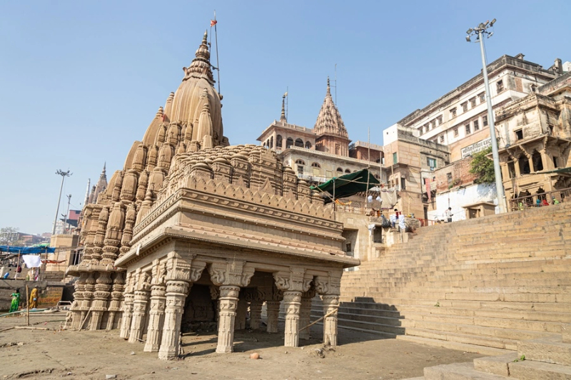 Ratneshwar Mahadev, el templo inclinado de Varanasi - Dayal Mahuva | Secret World Trip Planner