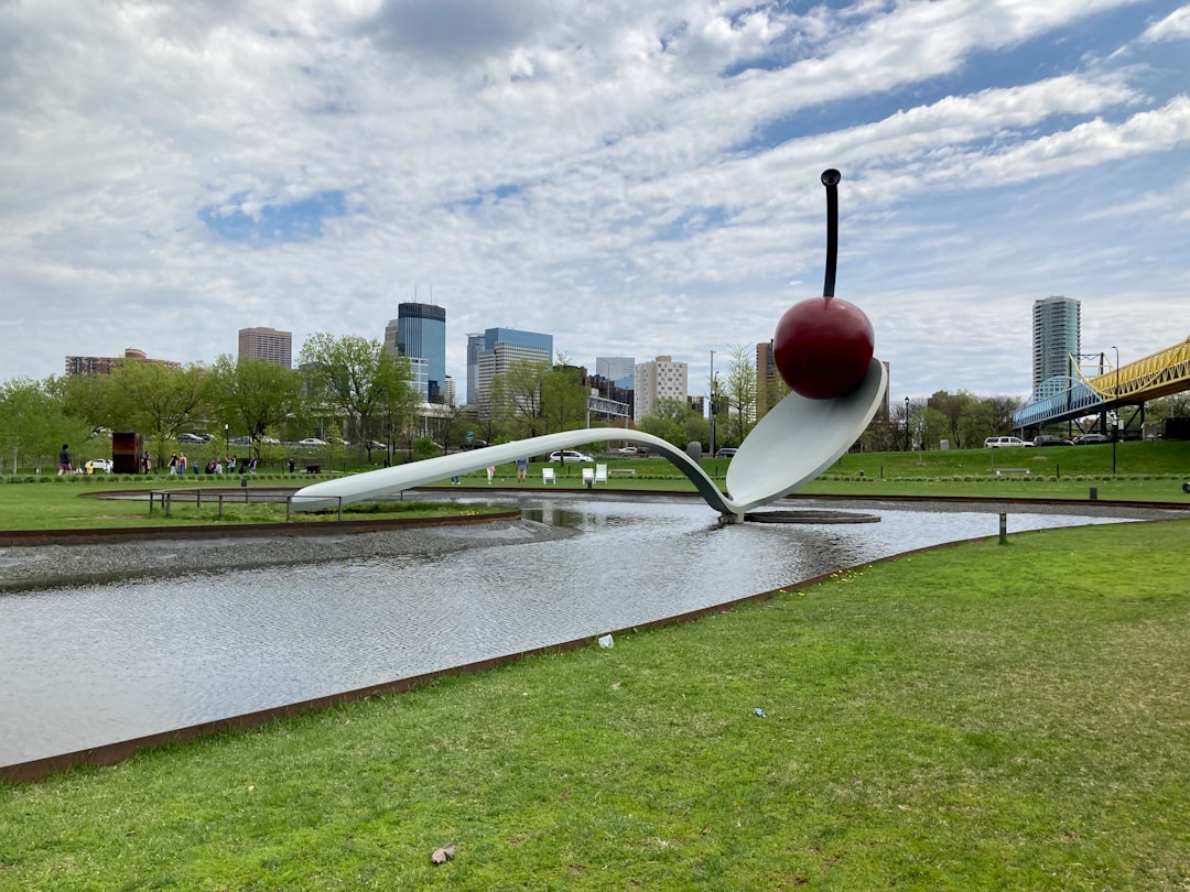 A Spoonbridge és Cherry szobor - Minneapolis | Secret World Trip Planner