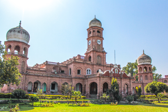 Scuola superiore Sadiq Dane, — bhabhrana