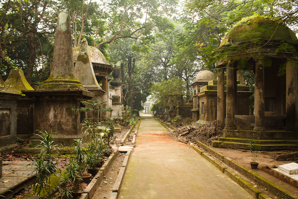 Kolkata and Park Street Cemetery - Kolkata | Secret World Trip Planner
