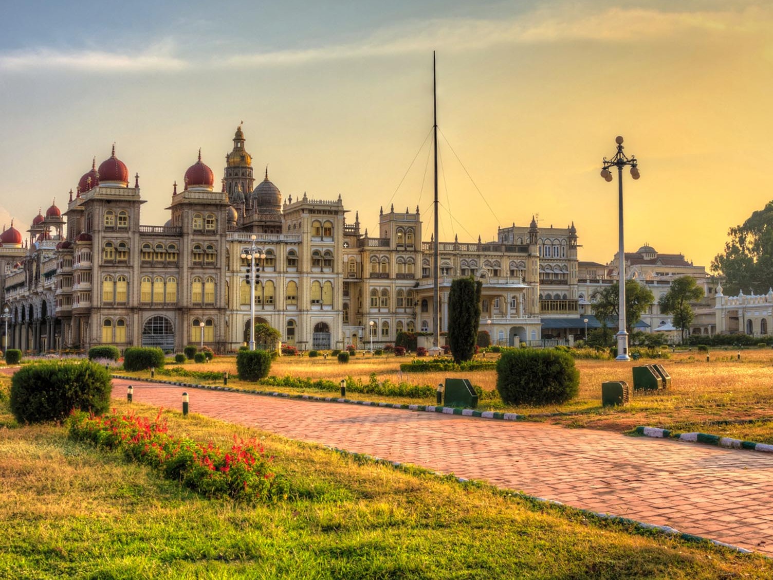 El Palacio de Verano del Sultán de Tipu - Bengaluru | Secret World Trip Planner
