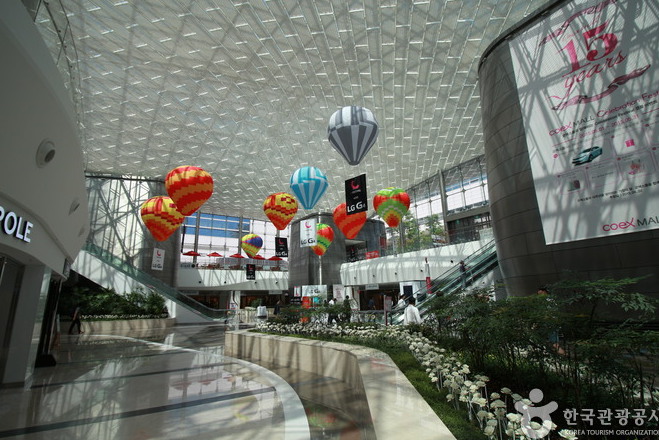 The COEX shopping in the Korea World Trade Center - Samseong 1(il)-dong | Secret World Trip Planner