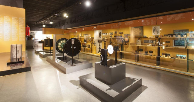 Museo del Cine - Un viaje a través de la magia de las imágenes en movimiento - Girona | Secret World Trip Planner
