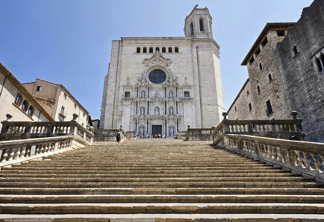Кафедральный собор Жироны - где сталкиваются история, вера и фантазия - Girona | Secret World Trip Planner