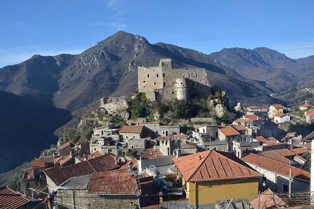 Alla scoperta delle antiche vie del sale - Zuccarello | Secret World Trip Planner