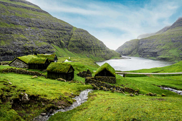 Orillas encantadas: Las místicas Islas Feroe - Saksun | Secret World Trip Planner