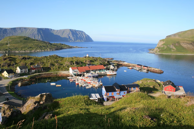 Skarsvåg को माछा मार्ने गाउँ - Skutnesveien | Secret World Trip Planner