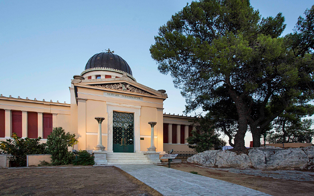 De nationale sterrenwacht van Athene - Thissio Visitor Center | Secret World Trip Planner