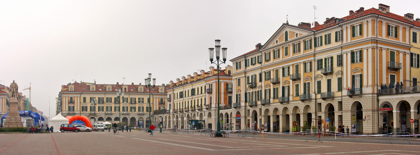 Cuneo y su sala de estar: Piazza Galimberti - Cuneo | Secret World Trip Planner