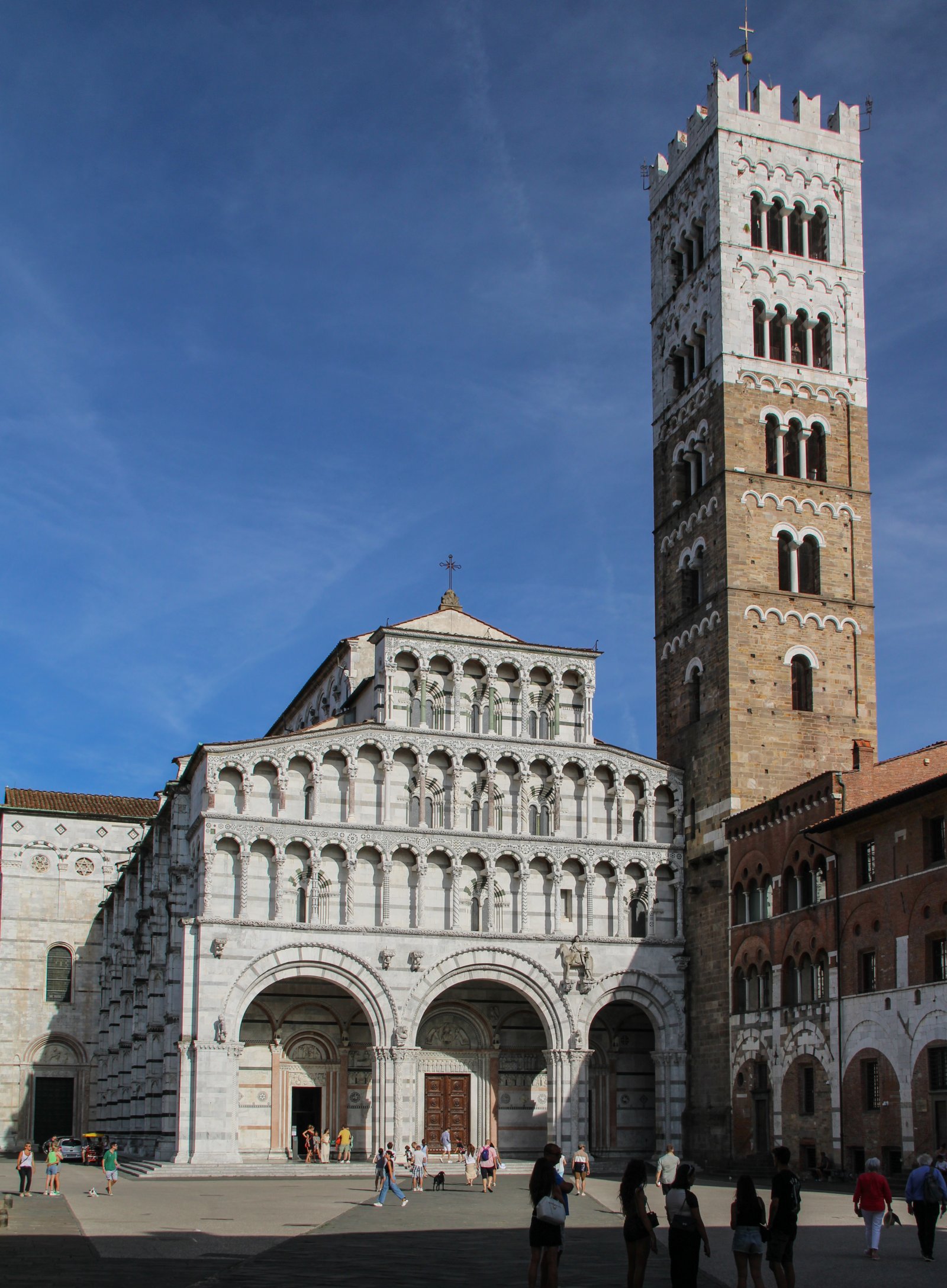루카:기를란다이오의 신성한 대화 - Lucca | Secret World Trip Planner