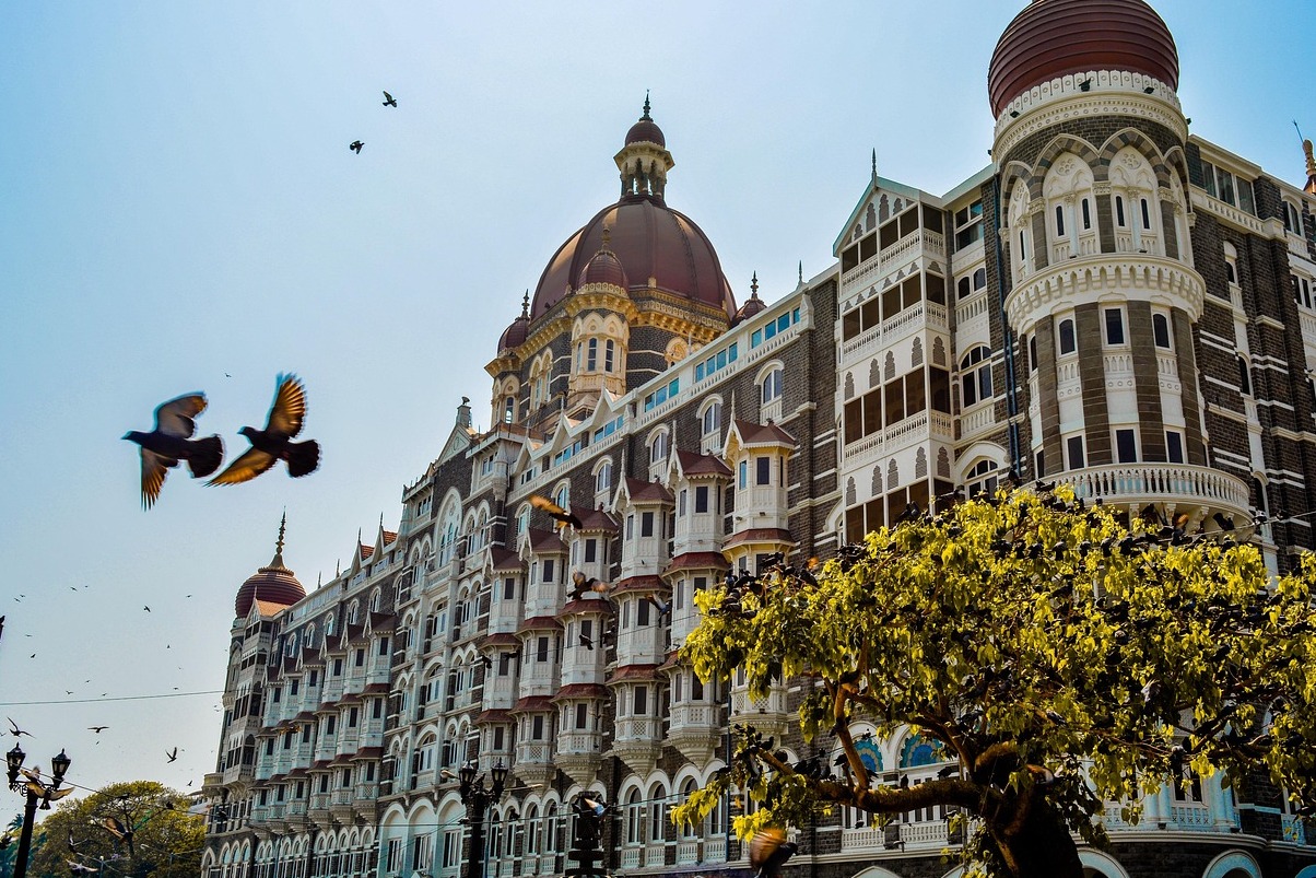 Mumbai : The Marine Drive is the lifeline of the city - Mumbai | Secret World Trip Planner