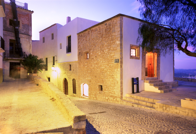 Centro de información de Madina Yabisa - Eivissa | Secret World Trip Planner