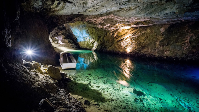 Underjordisk sø Saint-Léonard - Saint-Léonard | Secret World Trip Planner
