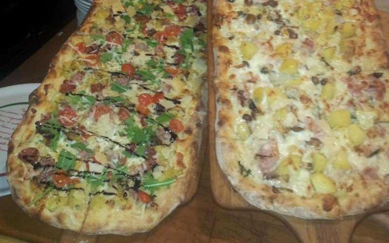 Costa de Amalfi: Pizza al Metro - 84010 Tramonti SA | Secret World Trip Planner