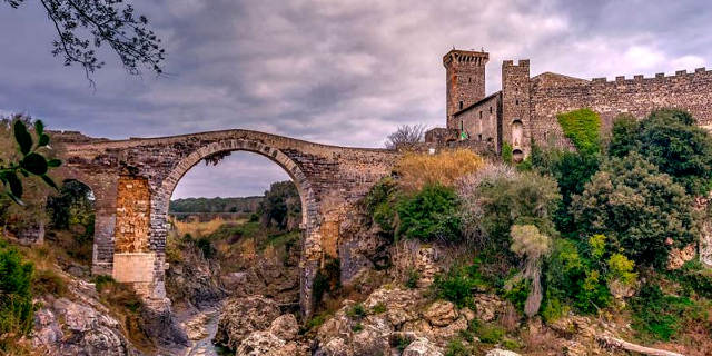 Castillo de Abbadia - Museo archeologico nazionale di Vulci | Secret World Trip Planner