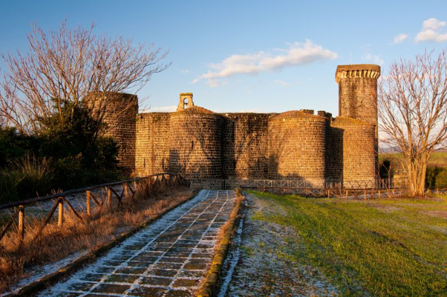 Castillo de Abbadia - Museo archeologico nazionale di Vulci | Secret World Trip Planner