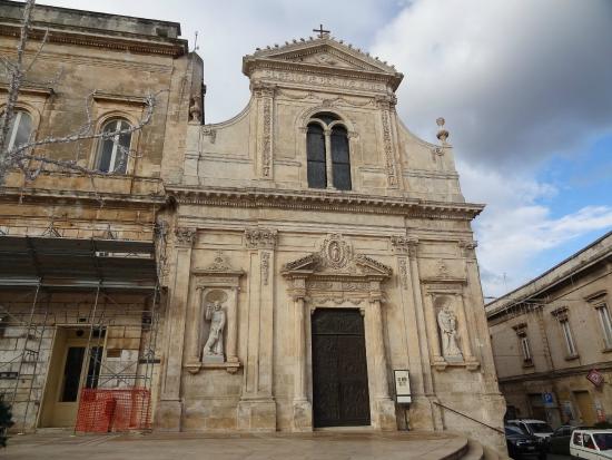 Iglesia de San Francisco de Asís - Ostuni | Secret World Trip Planner