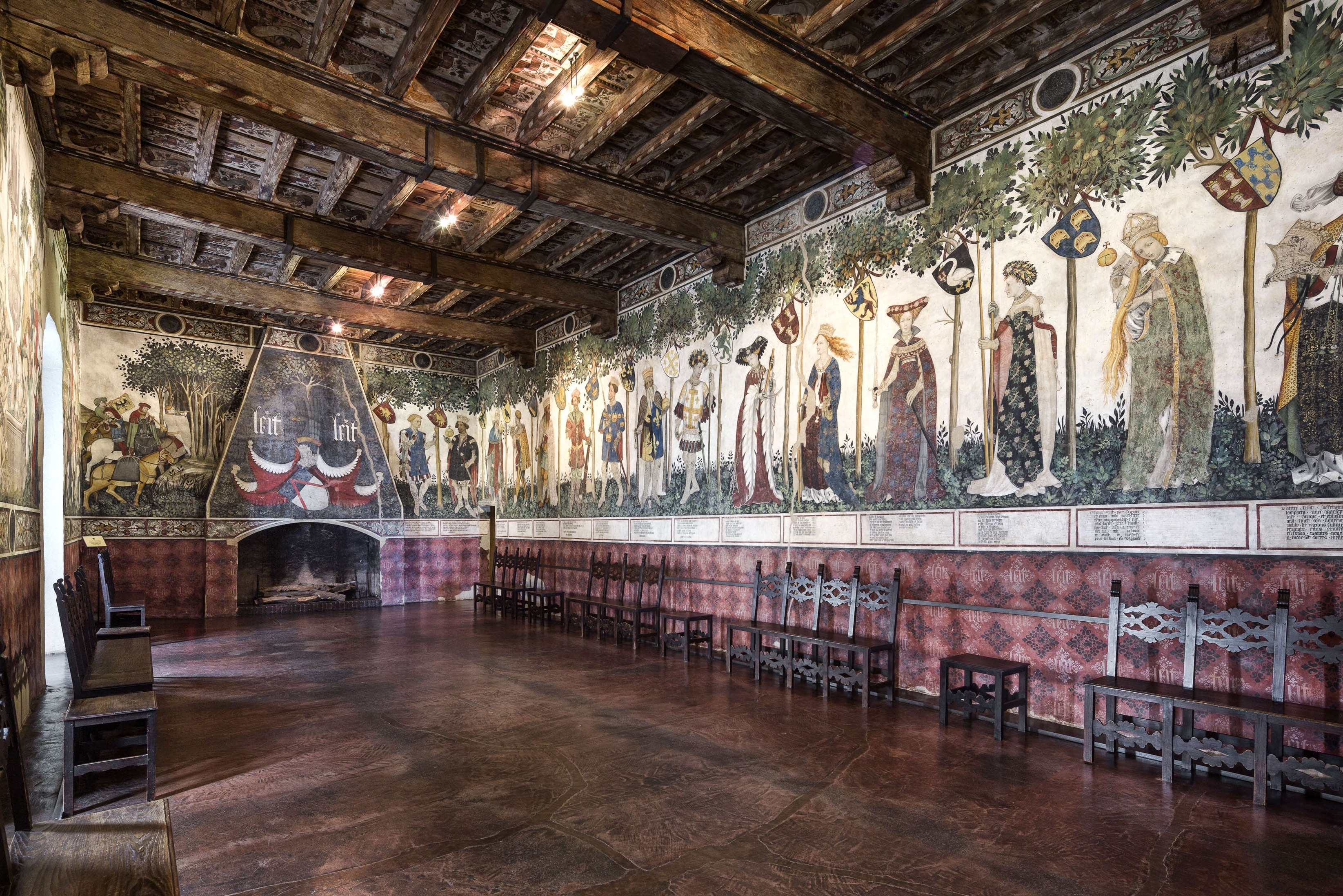 El Castillo de Manta y sus famosos frescos - Manta | Secret World Trip Planner
