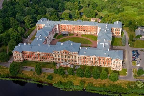 Palast Jelgava oder Palast Mitava - Jelgava | Secret World Trip Planner