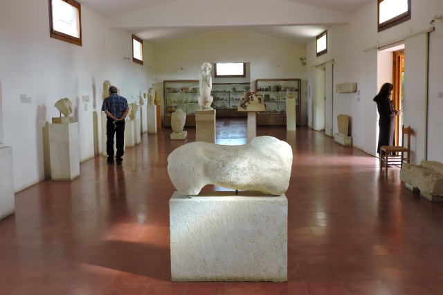 Eine Reise in die Vergangenheit im Archäologischen Museum von Aegina - Egina | Secret World Trip Planner