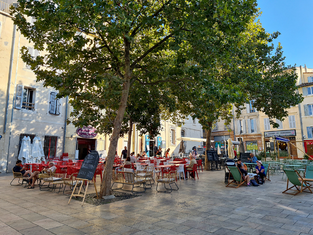 လှည်း - Marseille | Secret World Trip Planner