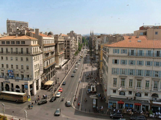 ಲಾ ಕ್ಯಾನೆಬಿಯರ್ - Marseille | Secret World Trip Planner