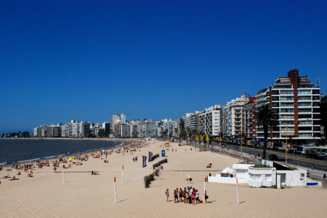 Praia dos Pocitos - De los Pocitos Beach | Secret World Trip Planner