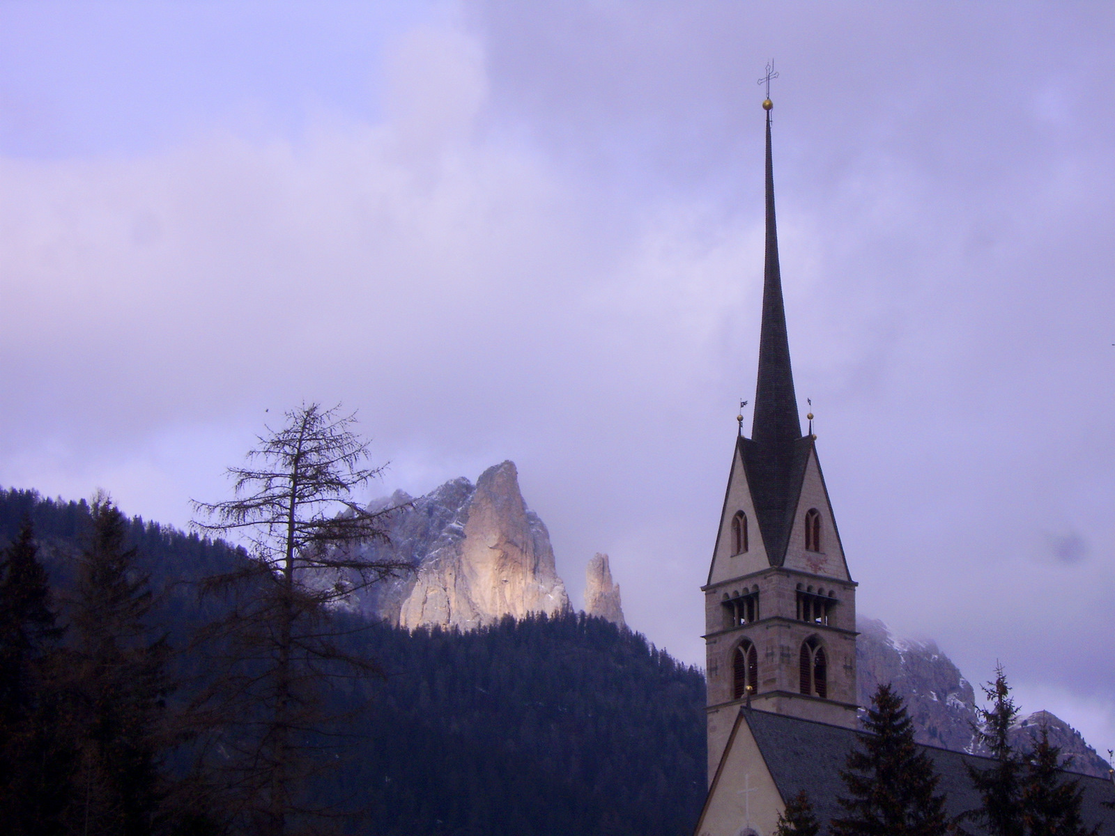 Iglesia parroquial de San Giovanni en Vigo di Fassa - Pieve Di San Giovanni | Secret World Trip Planner