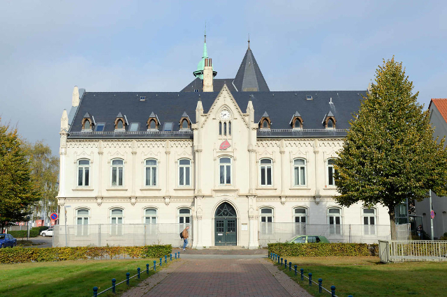 Rathaus di Bremerhaven - Bremerhaven | Secret World Trip Planner