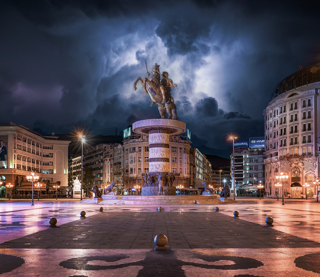 Skopie y la fuente de Alejandro Magno - Skopje | Secret World Trip Planner