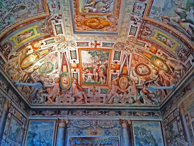 విల్లా డి'ఎస్టే - Villa d'Este | Secret World Trip Planner