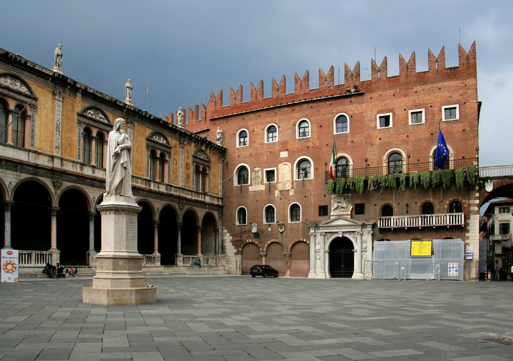 ساحة لوردز - Verona | Secret World Trip Planner