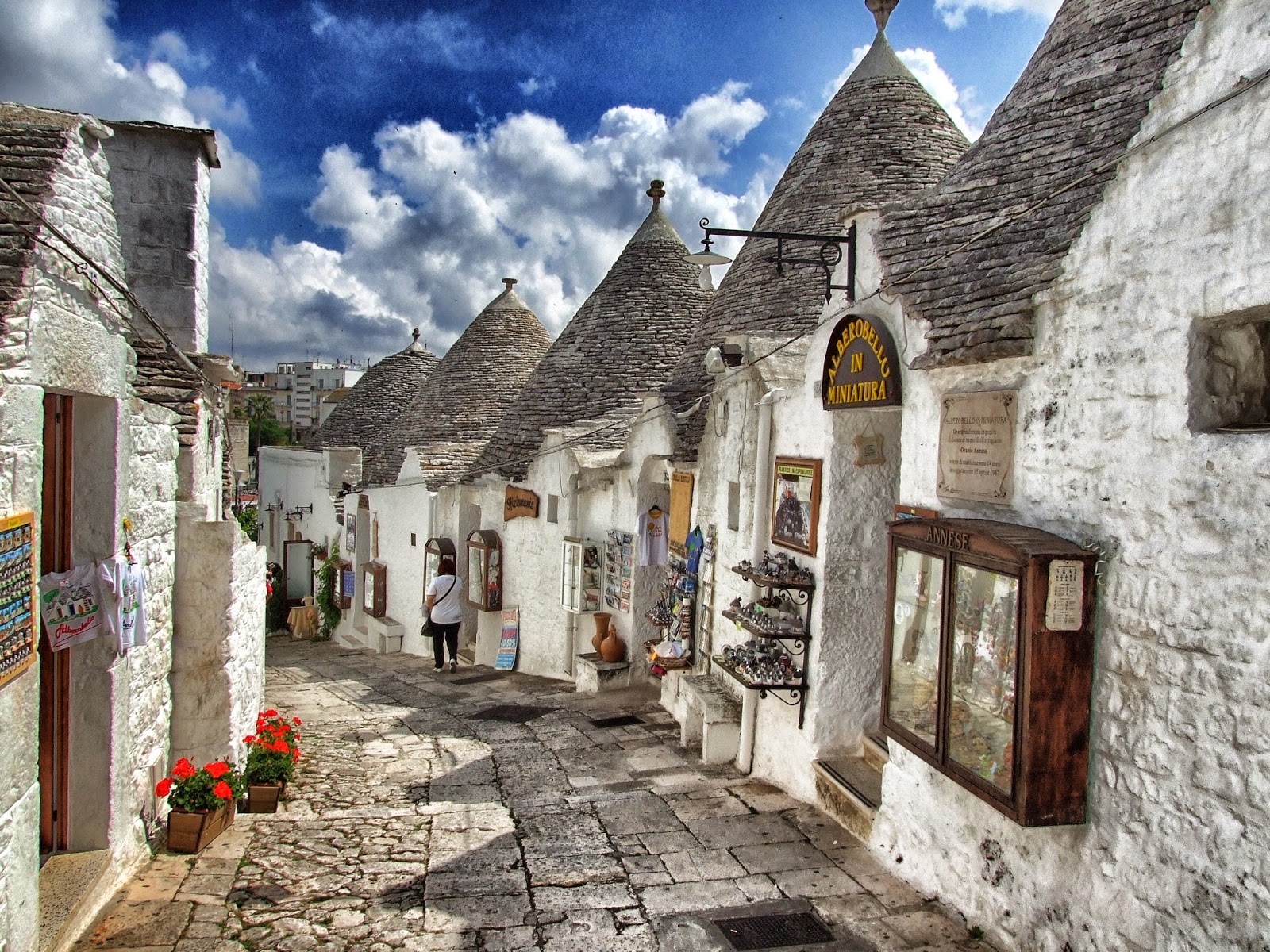 ਅਲਬਰੋਬੇਲੋ ਅਤੇ ਇਸਦੀ ਟਰੂਲੀ - Alberobello BA | Secret World Trip Planner