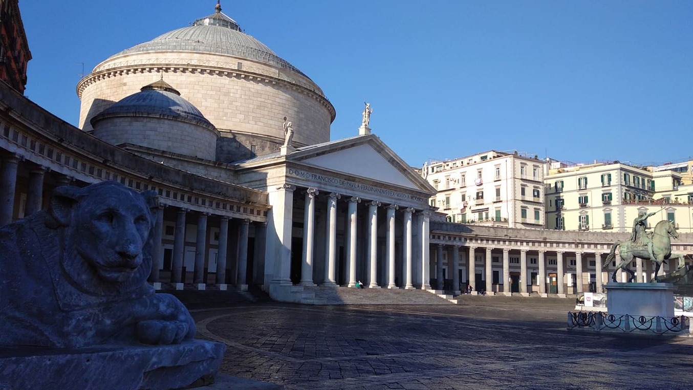 Bazilika San Francesca di Paole v Neaplju - Napoli | Secret World Trip Planner