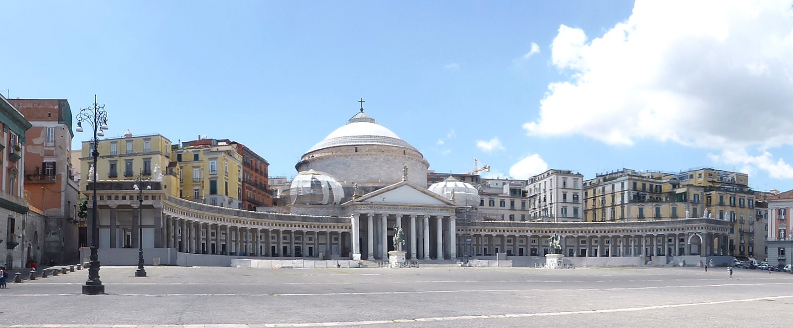 Bazilika San Francesca di Paole v Neaplju - Napoli | Secret World Trip Planner