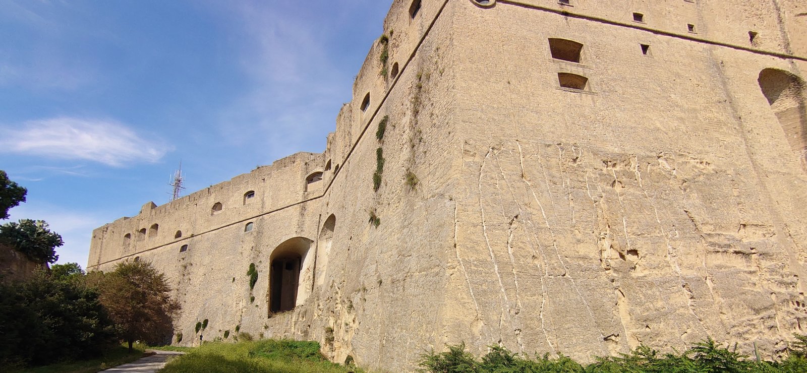 Вилояти Naples / Castel Sant'Elmo - Napoli | Secret World Trip Planner