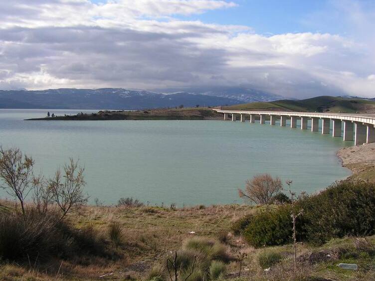 El Monte Cotugno y la mayor presa de arcilla de Europa - Diga di Monte Cotugno | Secret World Trip Planner