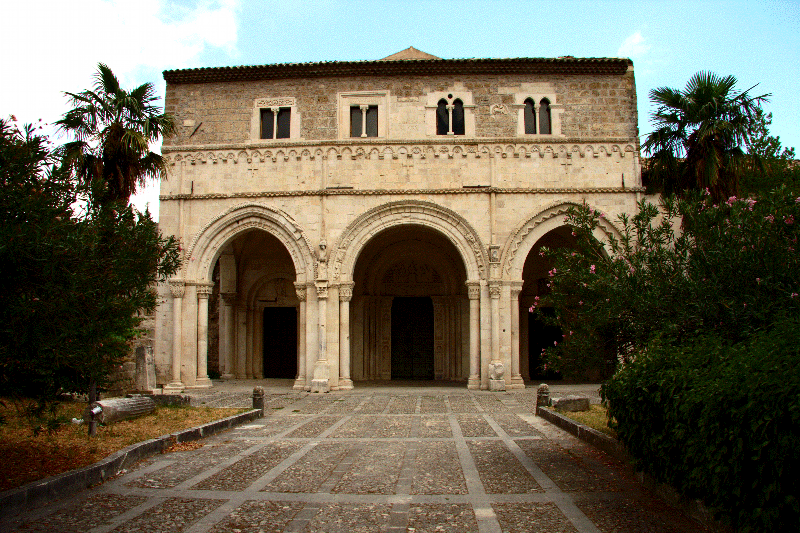 San Clemente a Casauria abadia - San Clemente | Secret World Trip Planner