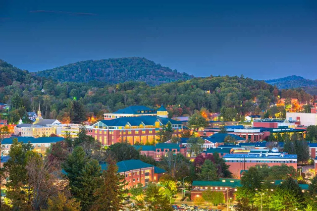 Esplorare Boone: natura, cultura e comunità nella Carolina del Nord - Boone | Secret World Trip Planner