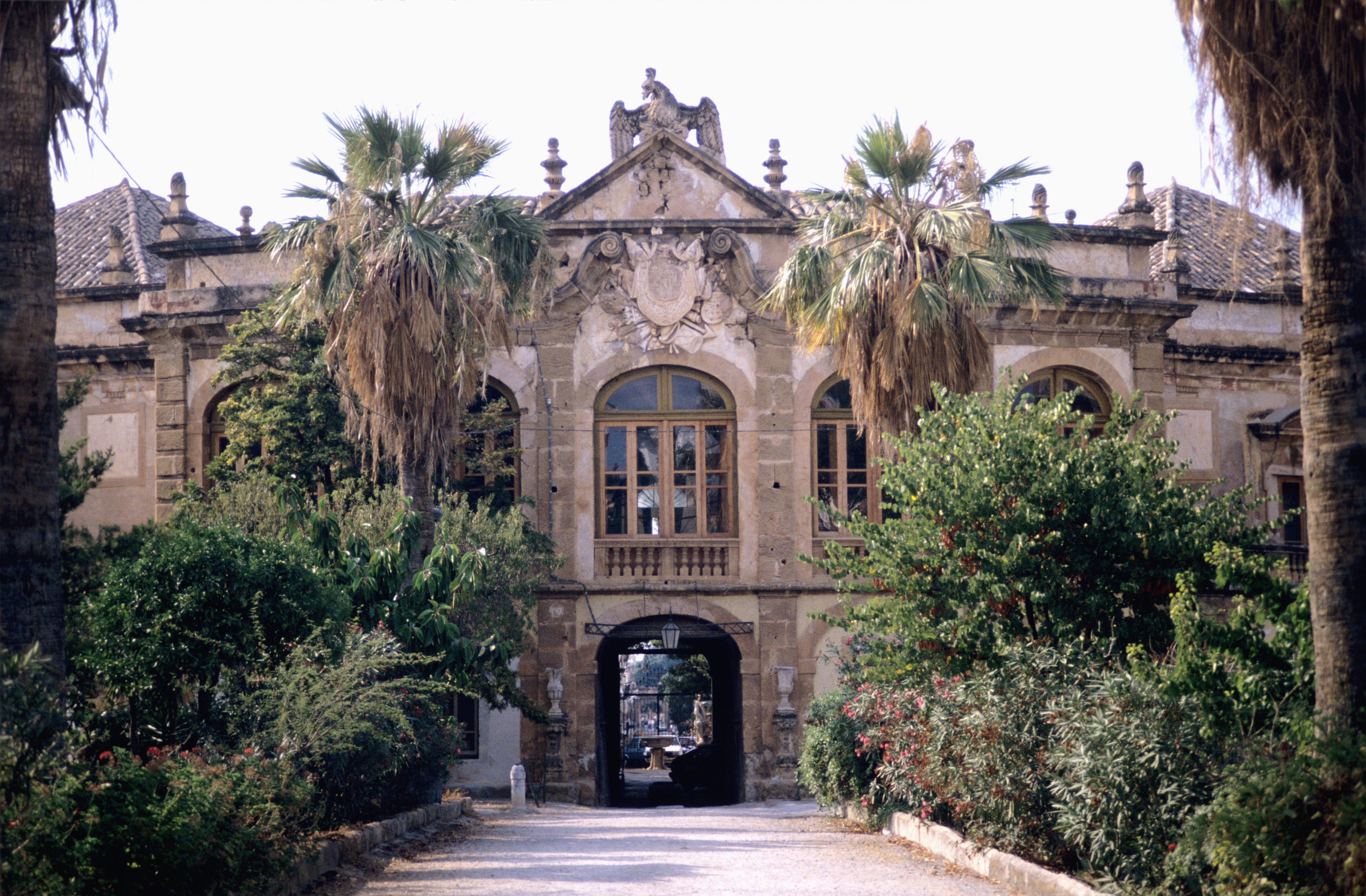 Villa Palagonia, également connue sous le nom de Villa des monstres - Bagheria | Secret World Trip Planner