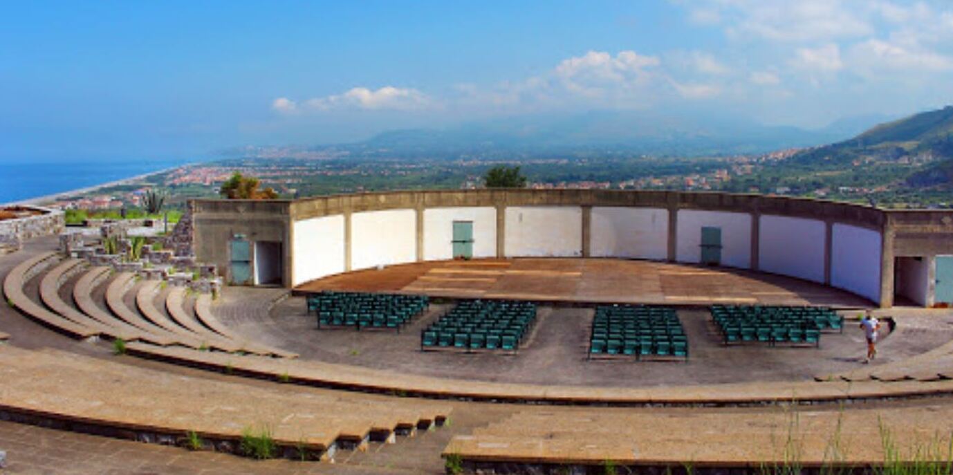 El Teatro de las Ruinas de Cirella - Cirella | Secret World Trip Planner