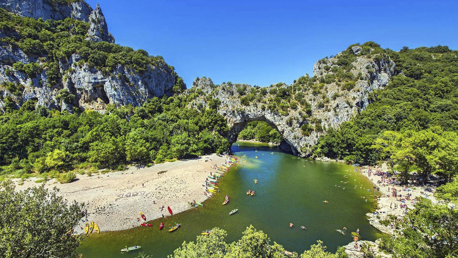 Naturwunder | Pont d'Arc - Vallon-Pont-d'Arc | Secret World Trip Planner