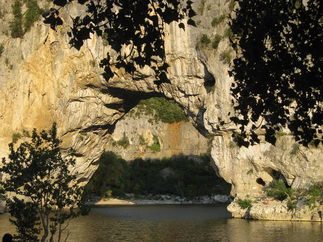 Naturwunder | Pont d'Arc - Vallon-Pont-d'Arc | Secret World Trip Planner