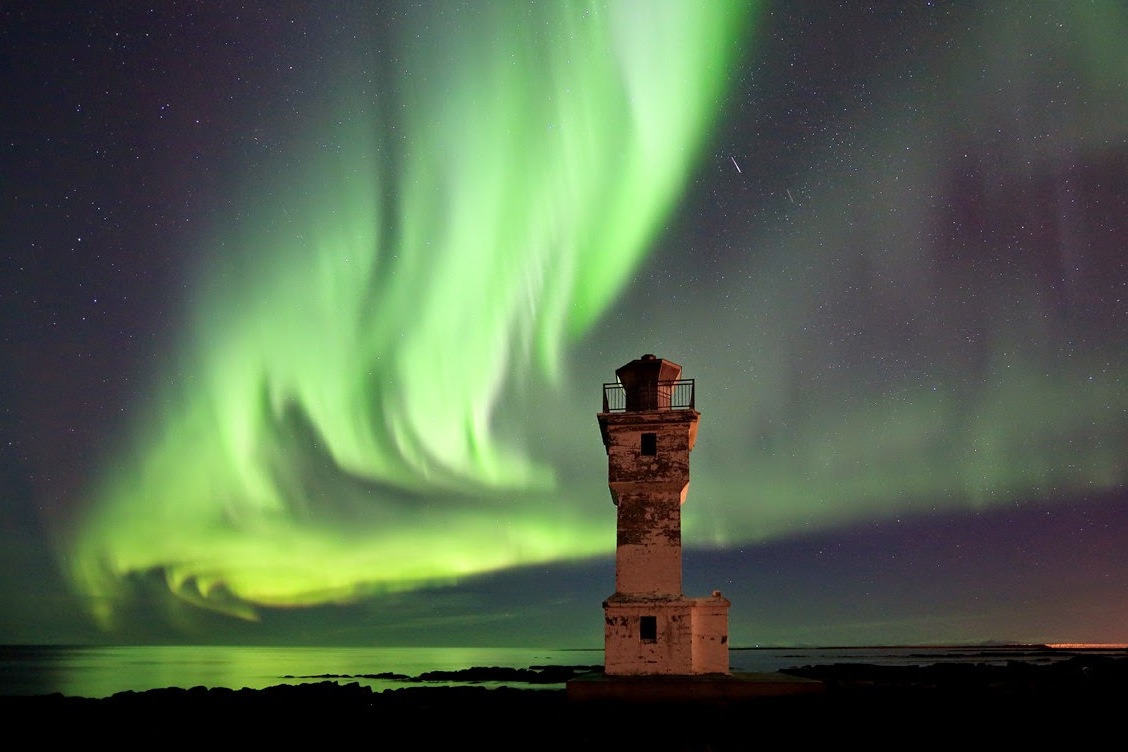 Þar og Einn af Íslandi elsta Vitar - Akranes | Secret World Trip Planner
